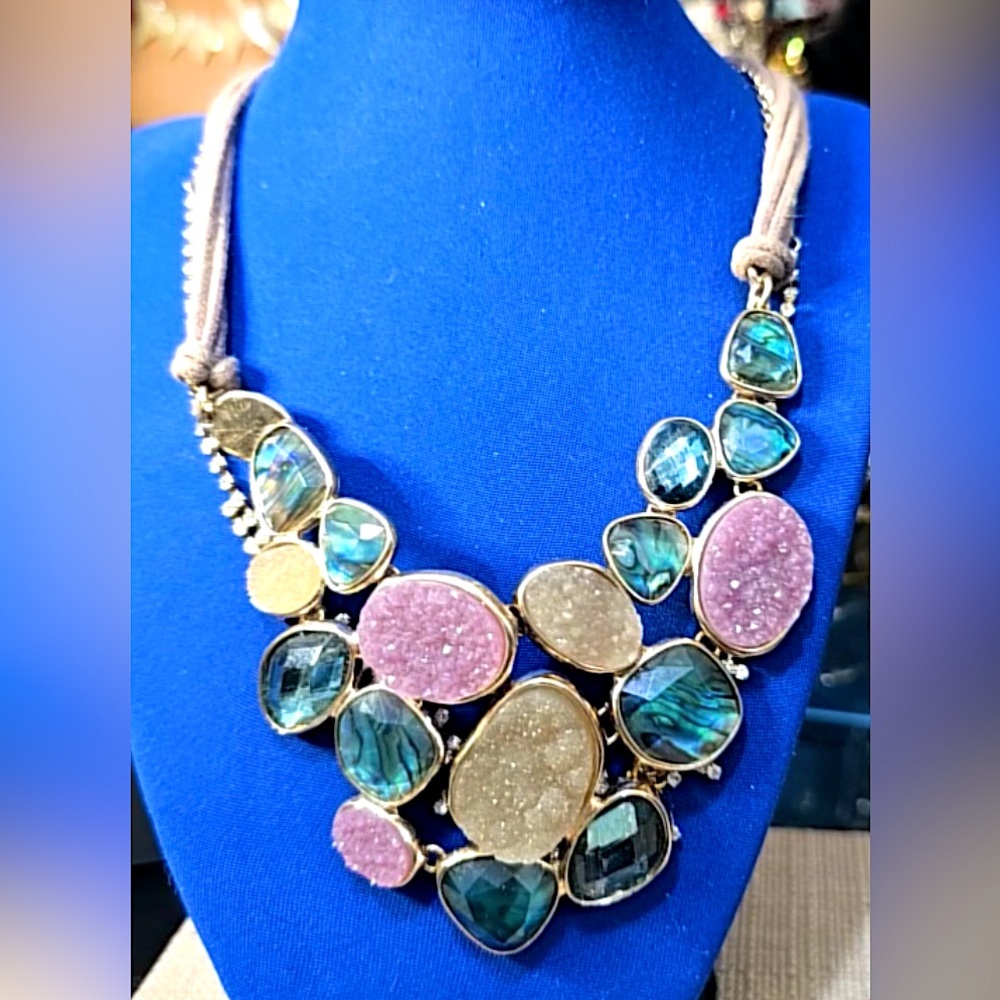 🔥 Vineyard Haven Druzy Quartz & Crystal Collar Necklace